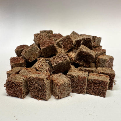 Super Cichlids Freeze Dried Blackworms with Color Boost - Great for Tropical & Marine Aquariums - High Protein, No Preservatives - Live Blackworms Replacement (25 Grams)